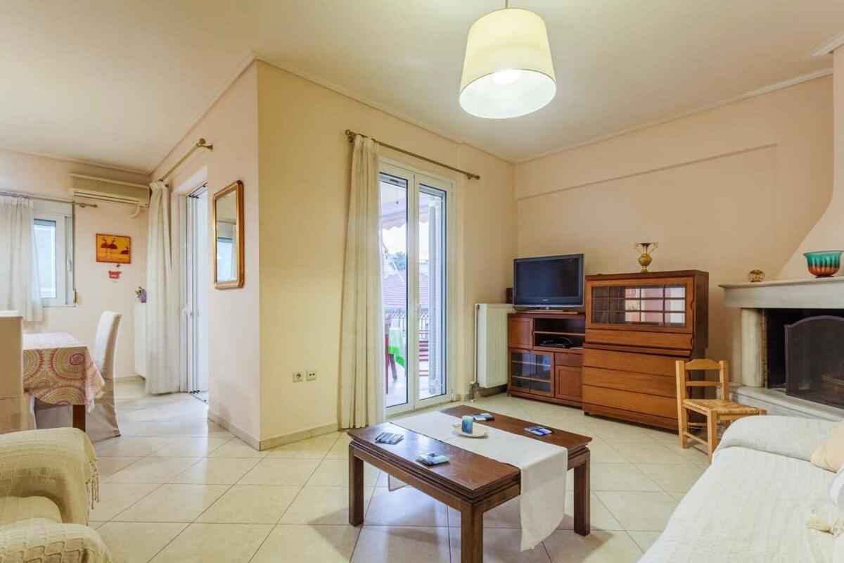 Spacious Urban Haven-Family Home, Perfect Location Каламата Экстерьер фото