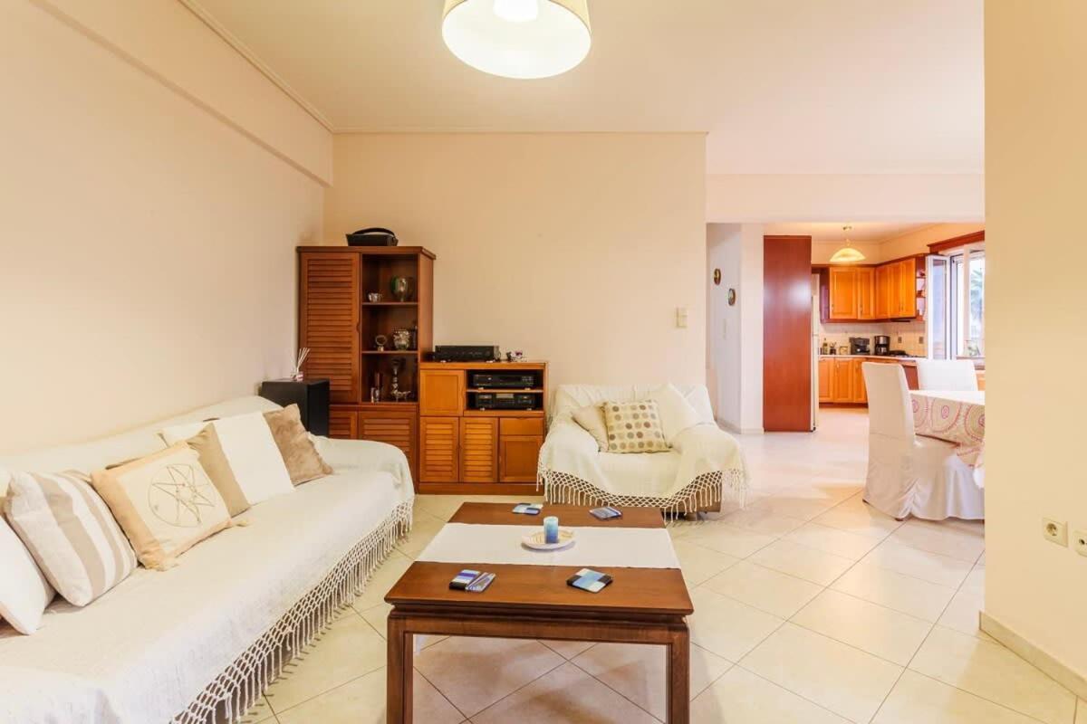 Spacious Urban Haven-Family Home, Perfect Location Каламата Экстерьер фото