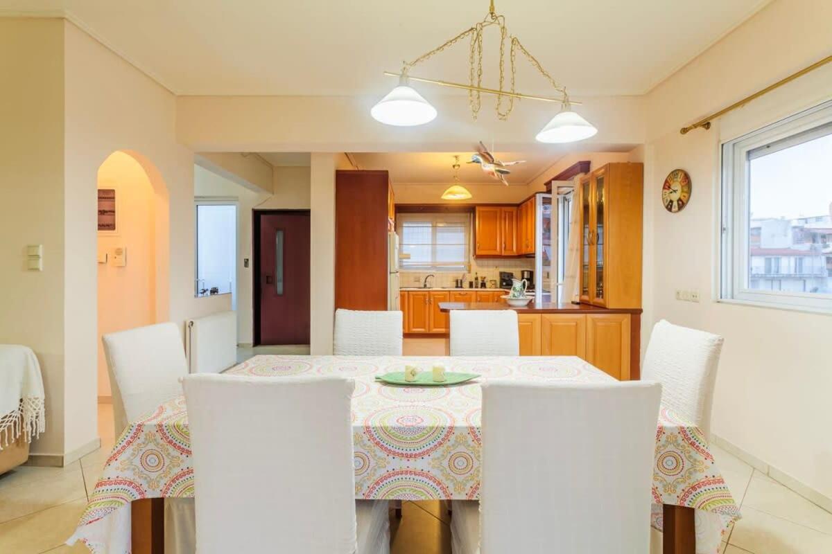 Spacious Urban Haven-Family Home, Perfect Location Каламата Экстерьер фото