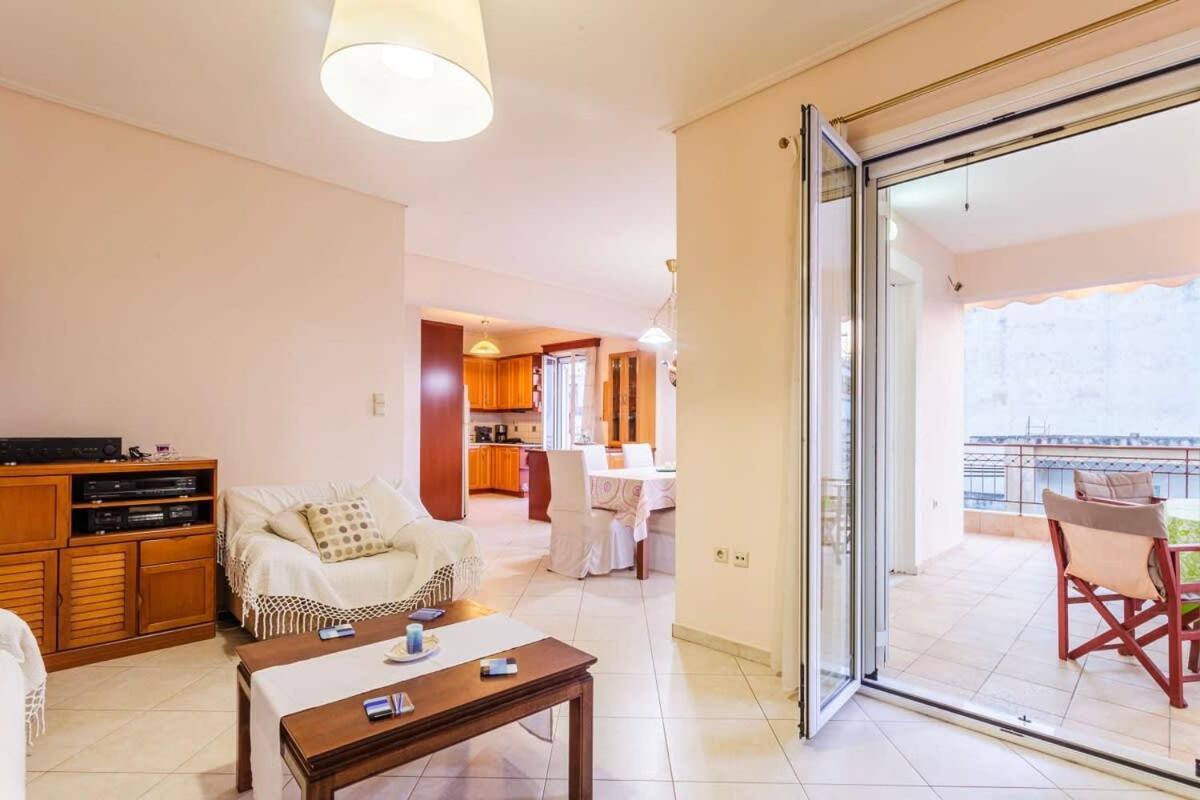 Spacious Urban Haven-Family Home, Perfect Location Каламата Экстерьер фото